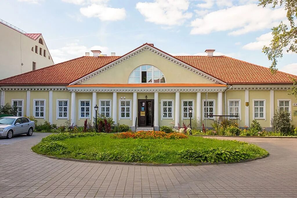 Дом музей ваньковичей. Дом ваньковичей в минске. Минск музей ивана мацкевича. Усадьба пшездецких. Дом музей ваньковичей.