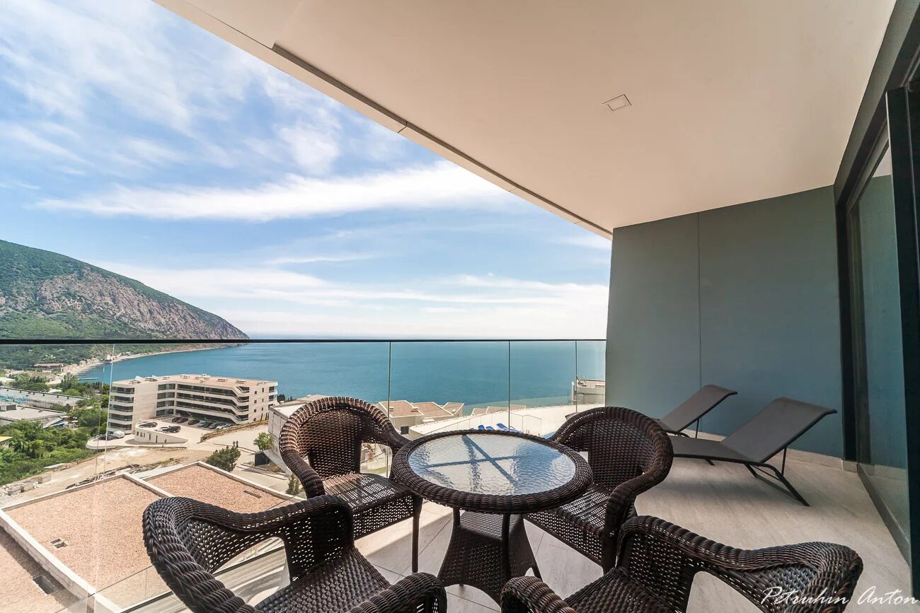 г. гурзуф ривьера ялтинская ул. гурзуф ривьера крым. гурзуф-ривьера апарт-отель. о, п.