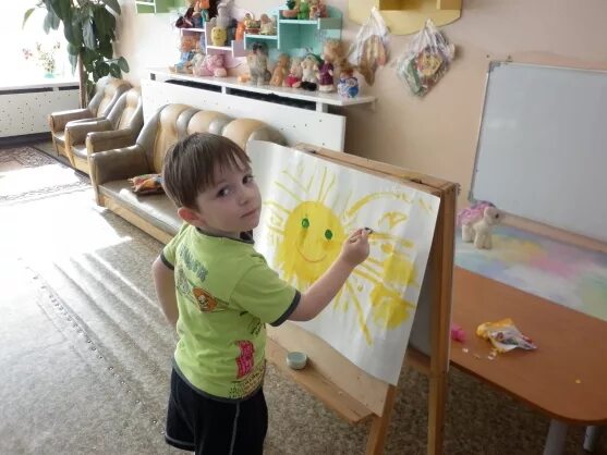 Рисование в младшей группе светит солнышко конспект. Рисование солнце в младшей группе.