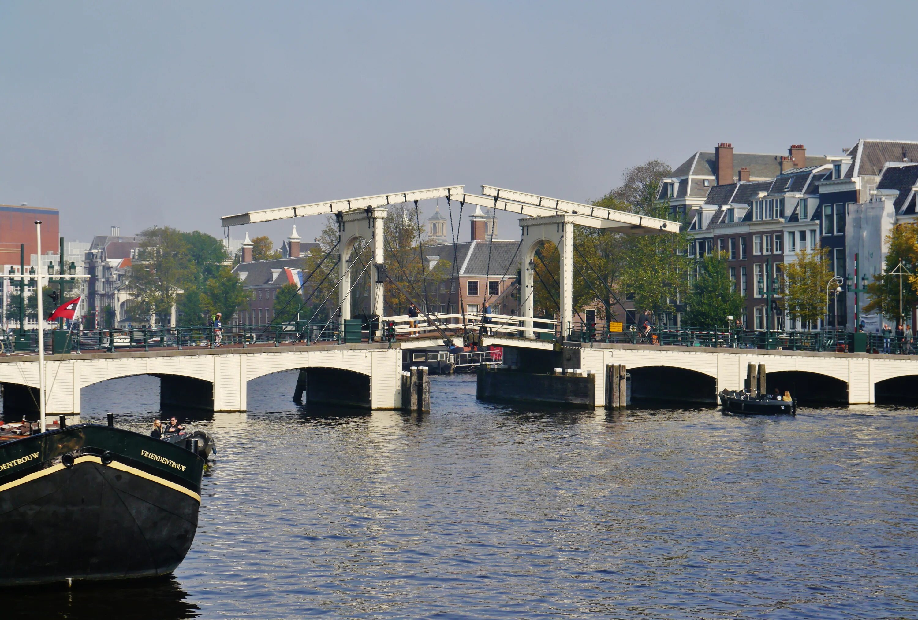 Амстердам мост Магере-Брюг. Мост magere brug в Амстердаме. Амстердам тощий мост. Раенц Брюг.