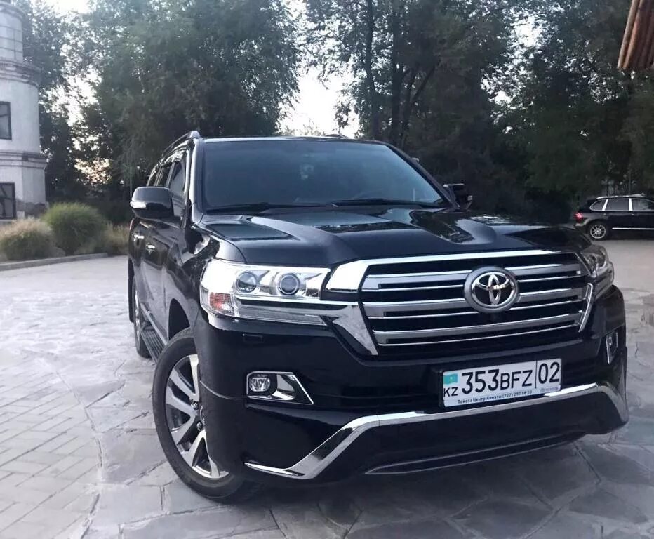 Ленд Крузер 200 Казахстан. Ленд Крузер 300 черный. Toyota Land Cruiser в Алматы. Тойота 200 заводской зеленый. Ленд крузер казахстан купить