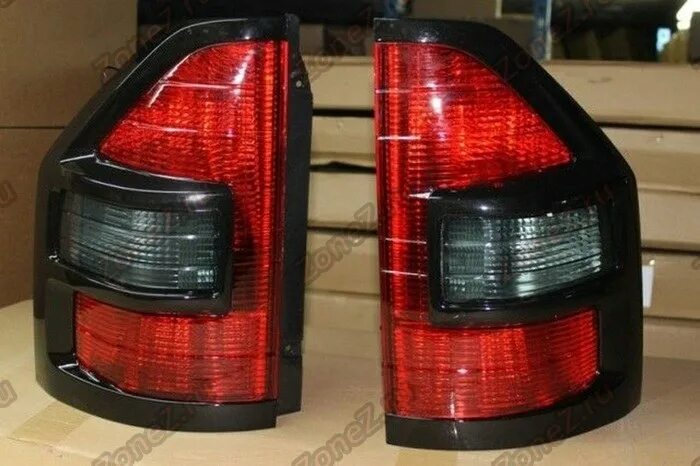 Фонарь заднего хода в бампер мицубиси паджеро. Митсубиси 3 фонари задние. Фонарь задний левый мицубиси аутлендер 2017. Фонарь левый задний в крыло мицубиси паджеро спорт 2008-2015,. Эклипс 3 задний фонарь.