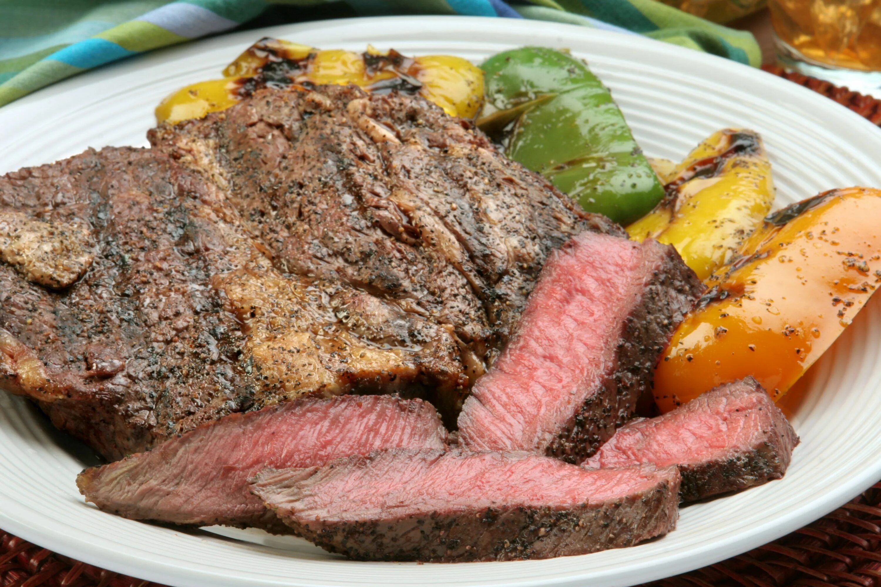 Рибай ролл стейк. Стейк чак ай ролл ~ 250г. Стейк топ блейд готовый. Чак стейк. Стейк чак ролл приготовленный.