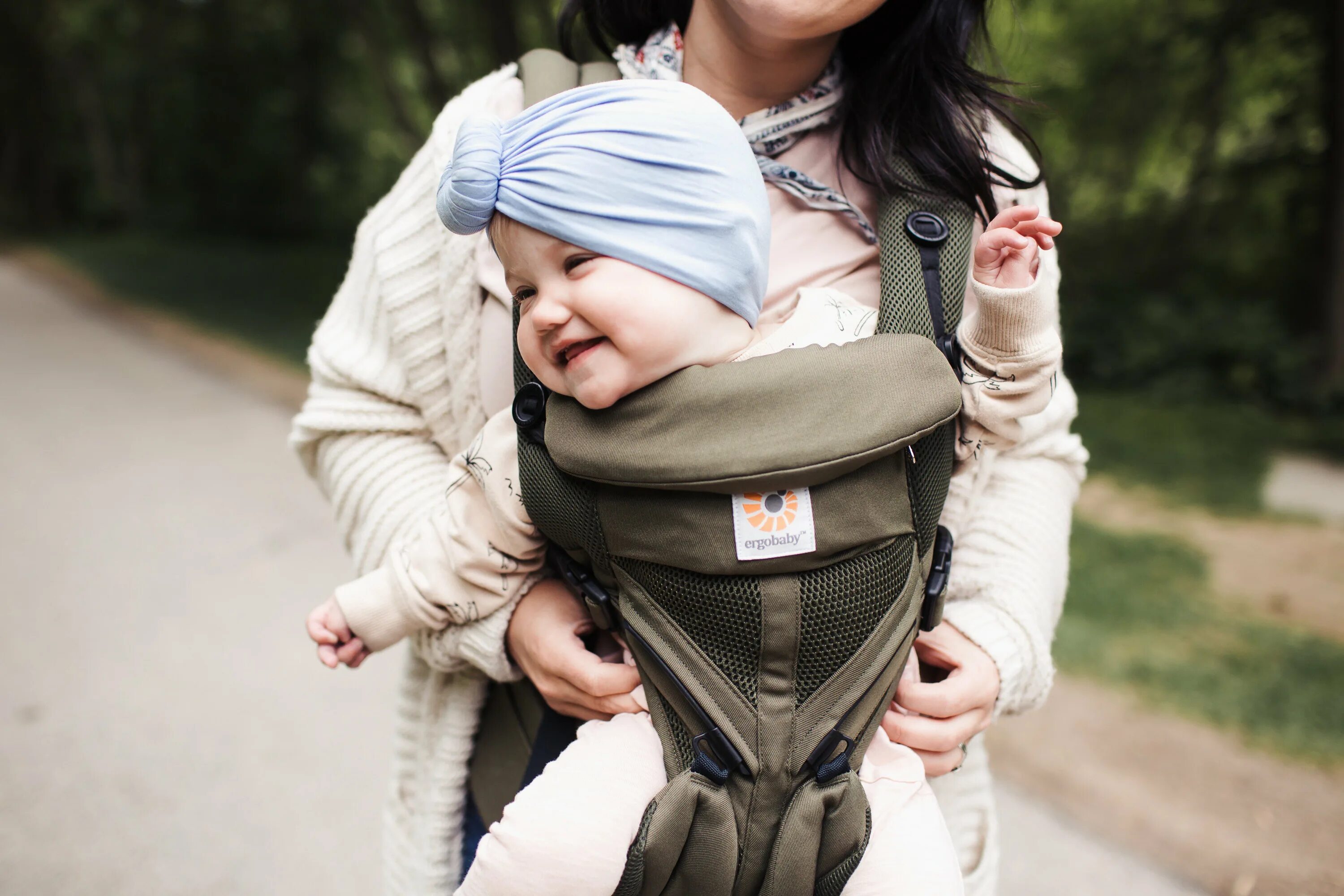 Ergobaby 360 cool Air. Эргорюкзак Ergobaby aimama. Эрго рюкзак Ergobaby Designer. Эрго рюкзак Ergobaby с капюшоном. Эргорюкзак с какого возраста