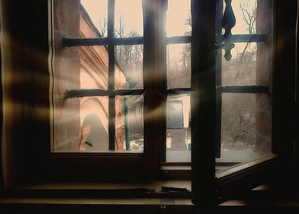 Окно в окне на андроид. Солнце в окне. Фон окно. Солнечные лучи в окне. Пейзаж из окна.
