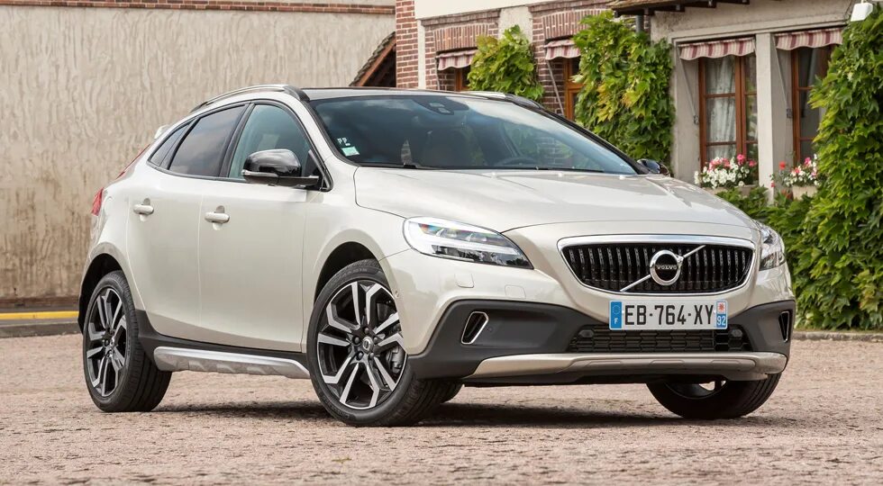 Volvo 40 cross country. Volvo v40 cross country blue. Вольво в60 кросс кантри. Вольво кросс кантри авито. Volvo v40 cross country blue.