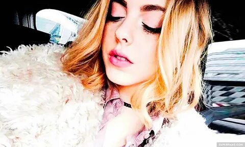 20-year-old beauty guru and vegan personality Bea Jonite (Chanelegance) sho...