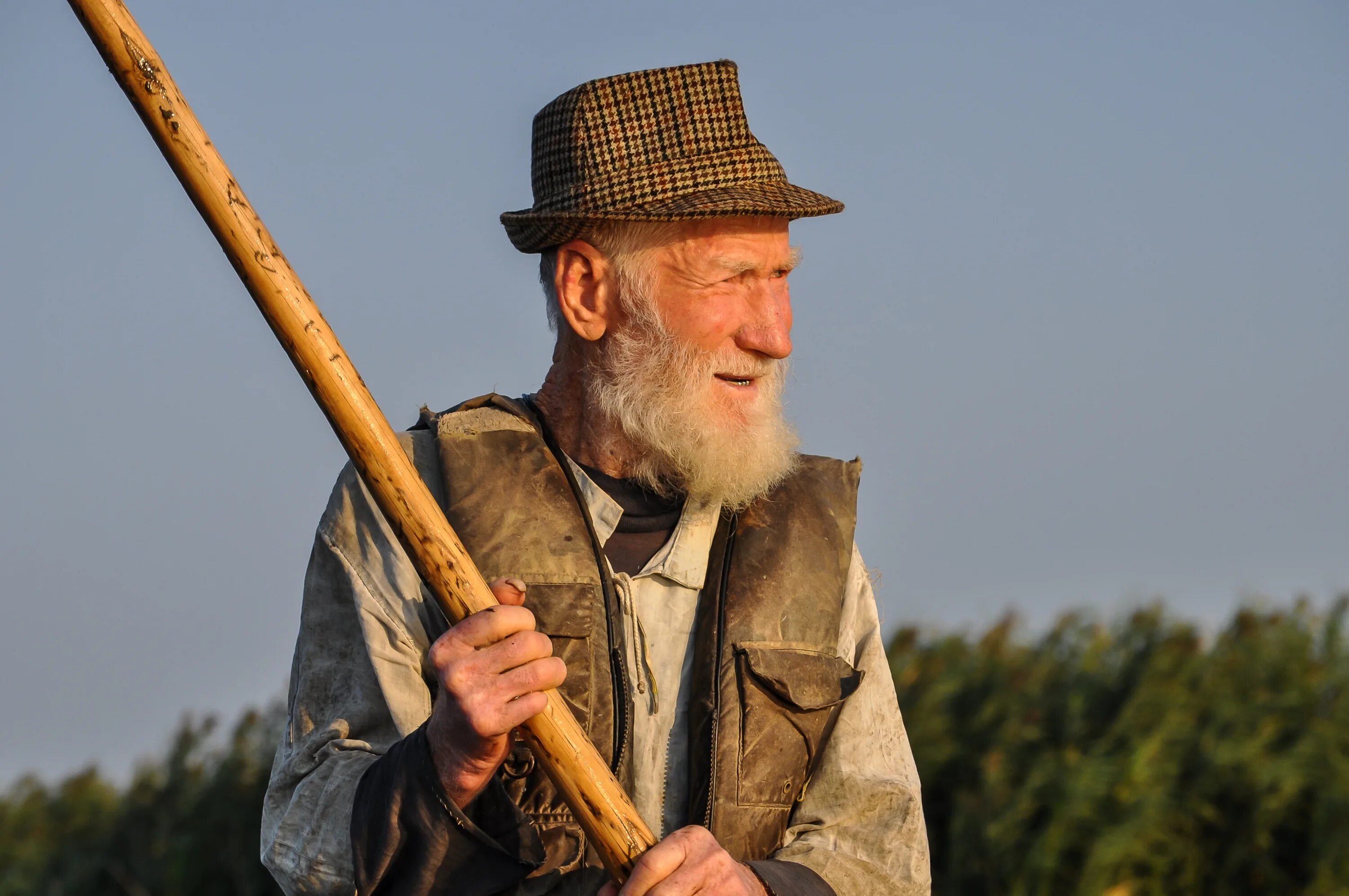 Old man new. Старик. Дед Рыбак. Старый Рыбак. Старая рыба.