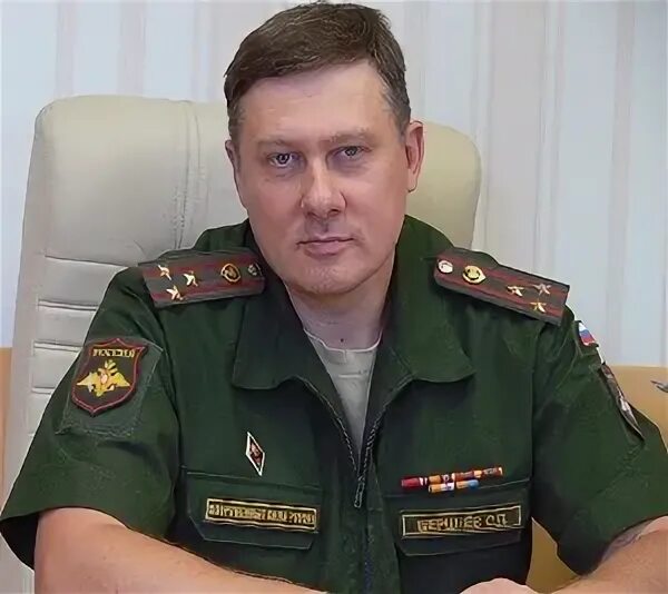 Олег шершнев игоревич фото Исчез после звонка": Загадочно умершего актера сериала "Универ" Олега Юдина наше