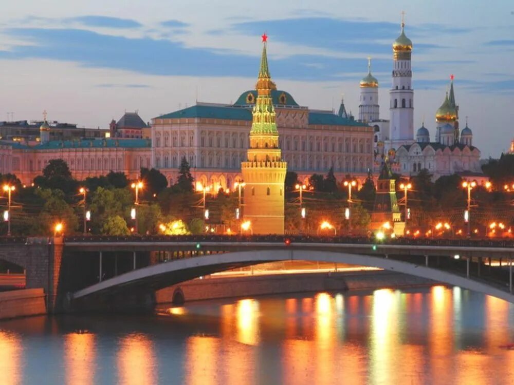 Город москва храм василия блаженного. Москва река экскурсия. Речные прогулки по москва-реке на теплоходе. Москва фото. Туризм в москве.