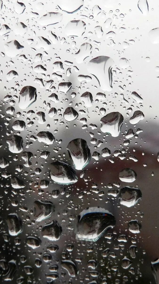 Мокрый дождь и капли. Капли воды. дождь на стекле. обои дождь. стекающие капли.