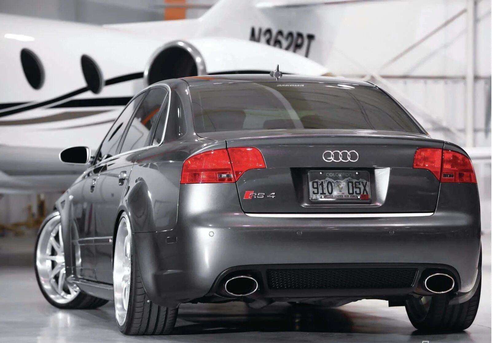 Б 7.4. Audi a4 rs4. Audi rs4 Tuning. Ауди рс4 зад. Ауди rs4 2010.