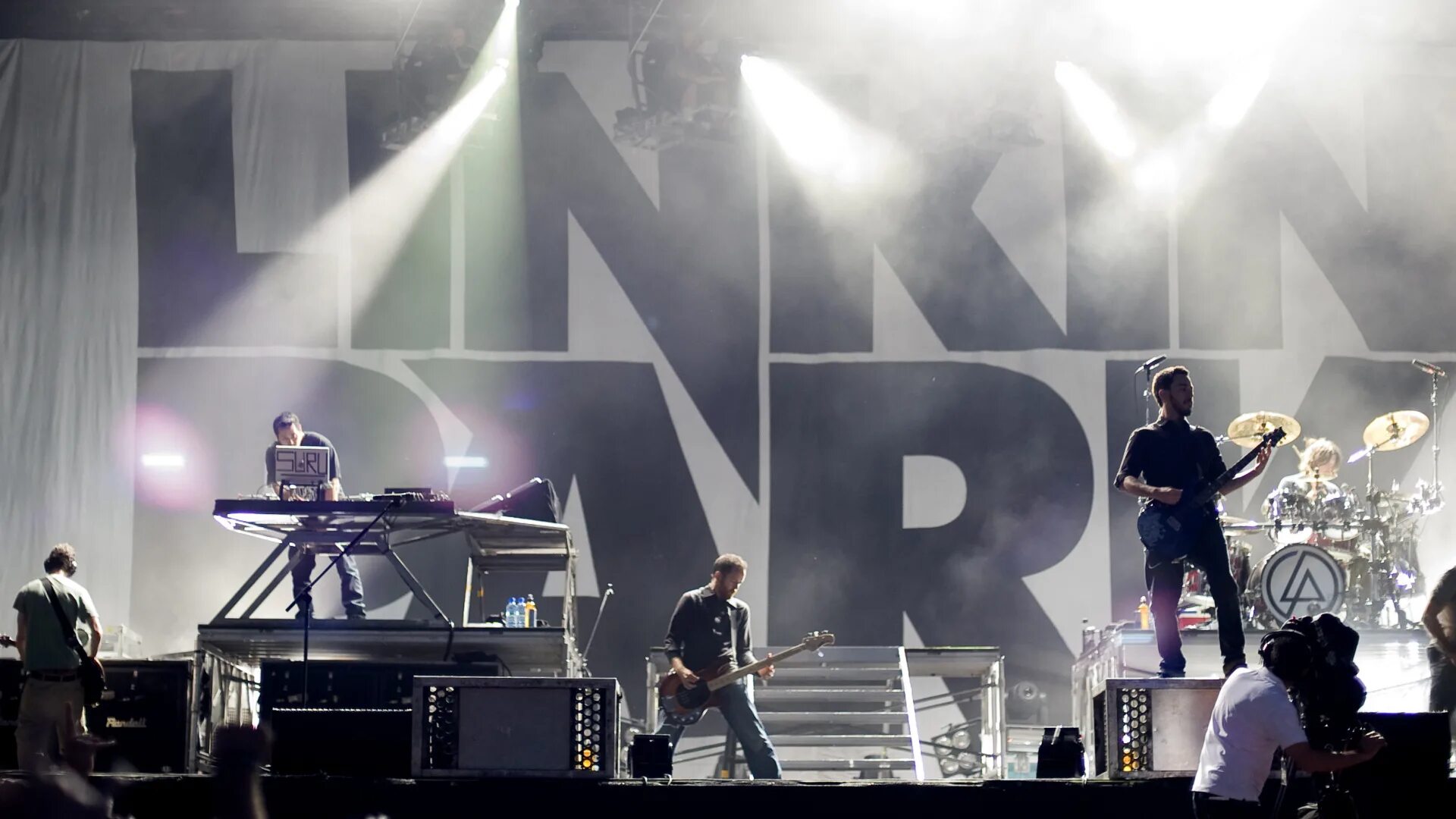 Концерт линкин парк в. Linkin park 1998. Последний концерт линкин парк. Линкин парк концерт. Linkin park концерт.