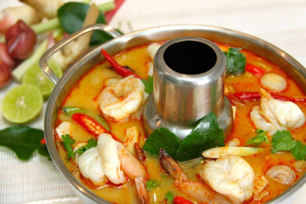 Тайский суп том ям. Tom Yum суп. Tom Yum Kung. Суп том ям в Тайланде.