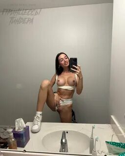 Ещё больше контента с ней и другими девушками вы можете получить в нашем VI...