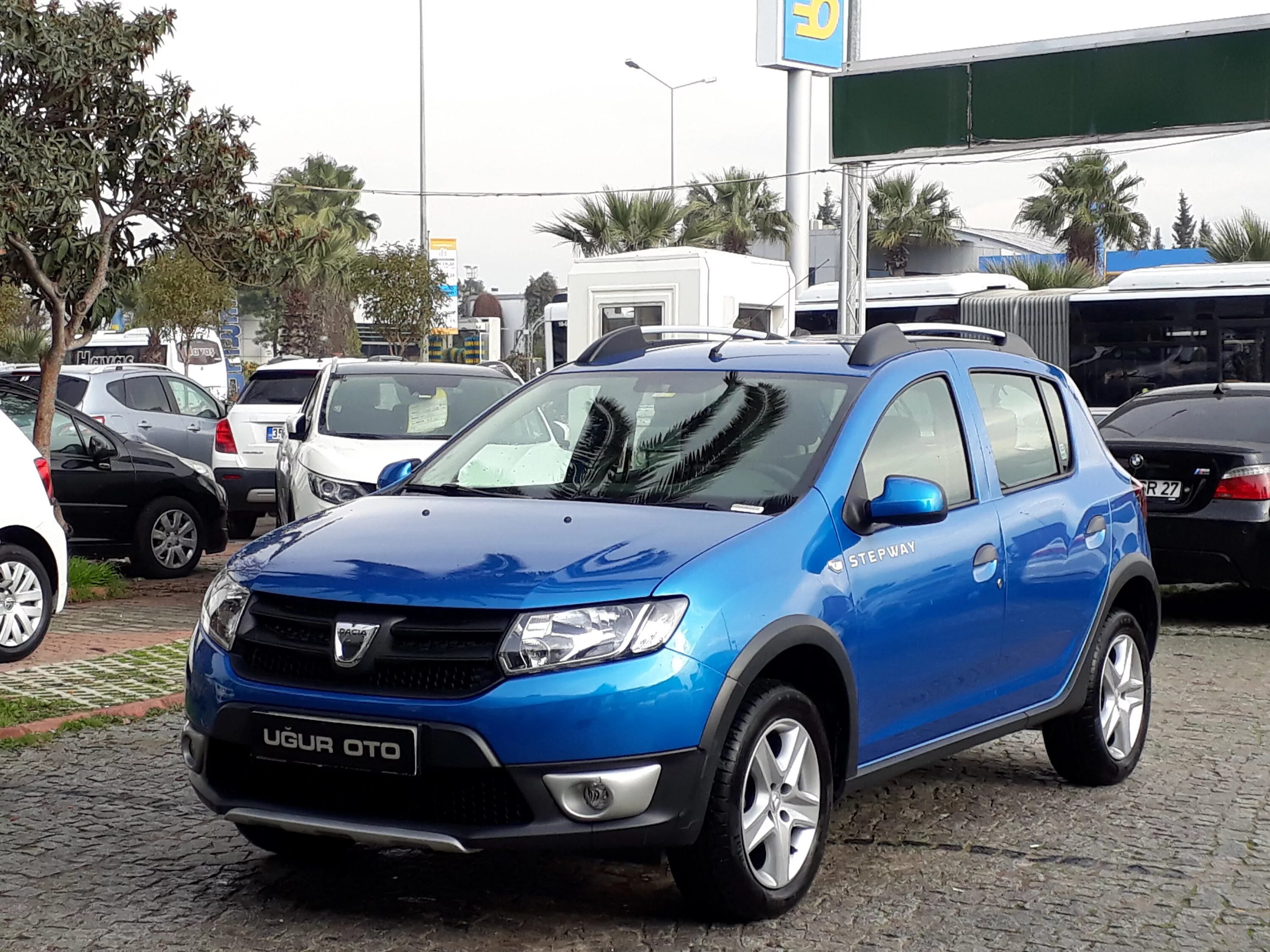 Easy r. Дача Сандеро 2022. Дача Сандеро степвей. Dacia Sandero Stepway в России. Дачия Сандеро степвей 3 поколения.