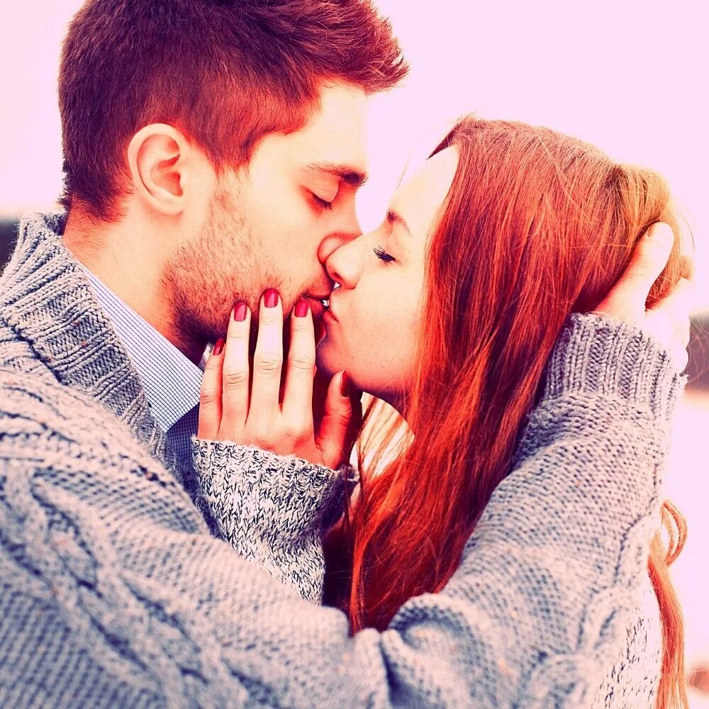 I like kissing. Юлия Повержук. Влюбленная пара. Объятия и поцелуи. Поцелуй парня и девушки.