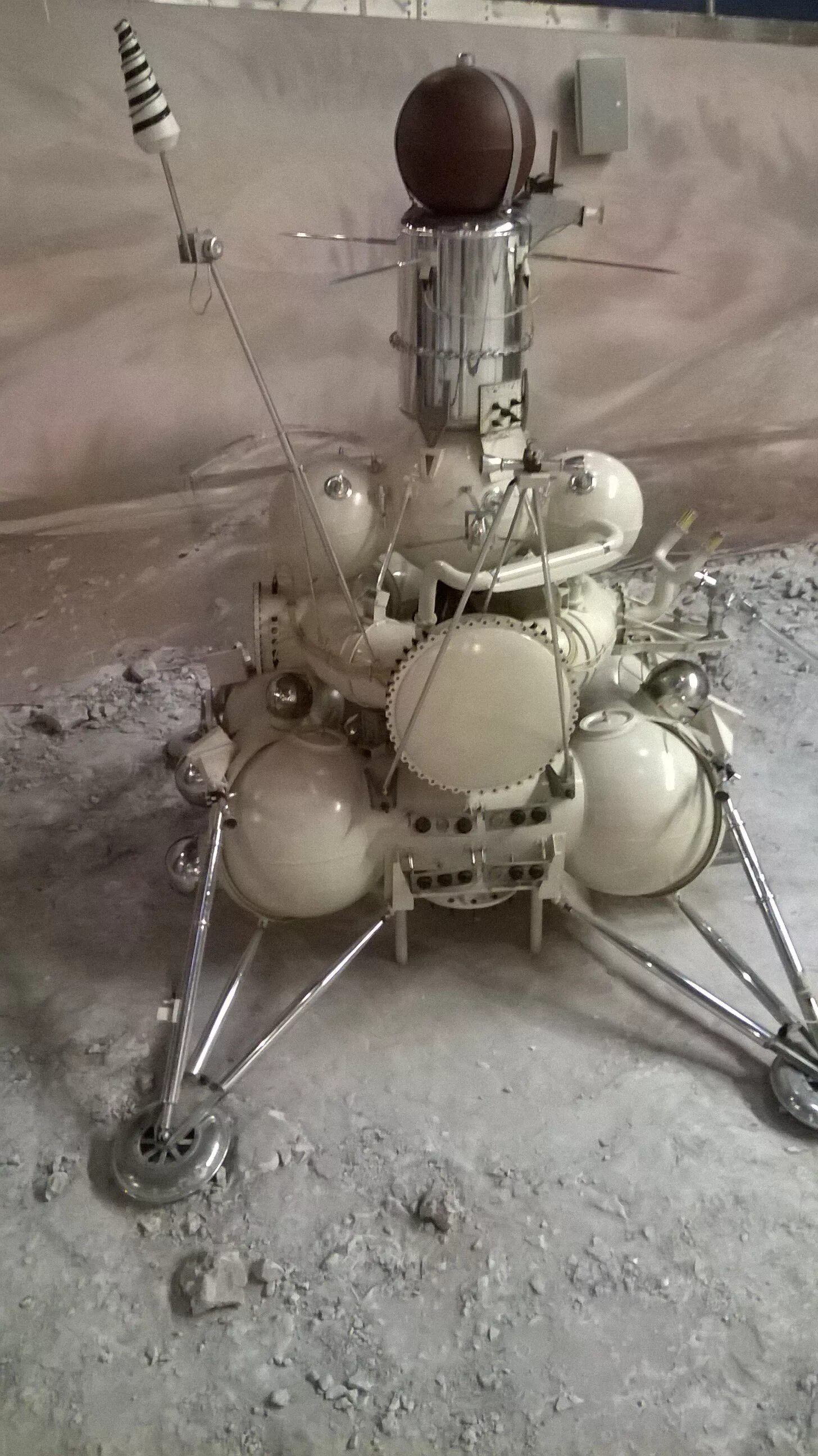 Луна-17 автоматическая межпланетная. Амс «луна-24». Амс «луна-24». Станции луна 24. Станции луна 24.