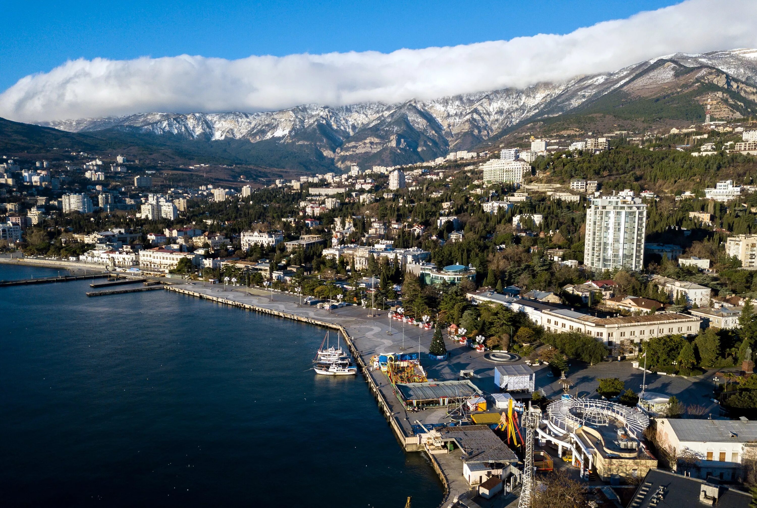 Ялта столица крыма. Ялта Крым. Набережная им Ленина Ялта. Набережная имени Ленина Ялта Украина.