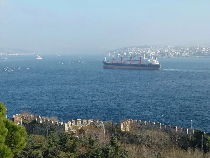 Пролив босфор. Проход босфора. Босфорский пролив рассвет. Пролив босфор военные корабли сша. Стамбул пролив босфор.