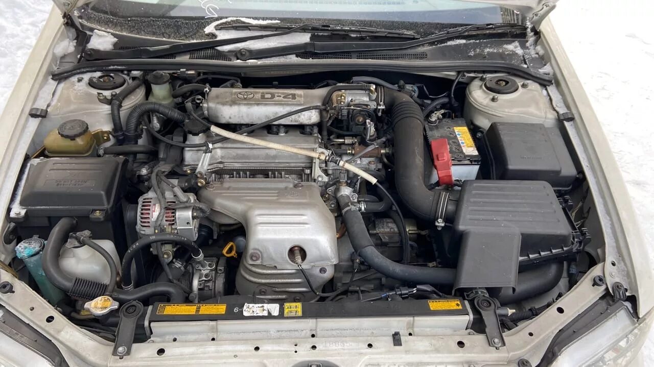 Тойота виста под капотом. Тойота виста 30 кузов. Toyota 4s-fe. 8 аккумулятор. Тойота виста 55 кузов.