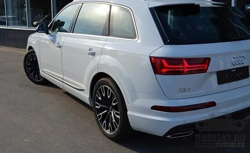 Диски q7 4m. Audi q7 s-line r21. Q7 4m r21. Audi q7 4m r21. Q7 r21 New.