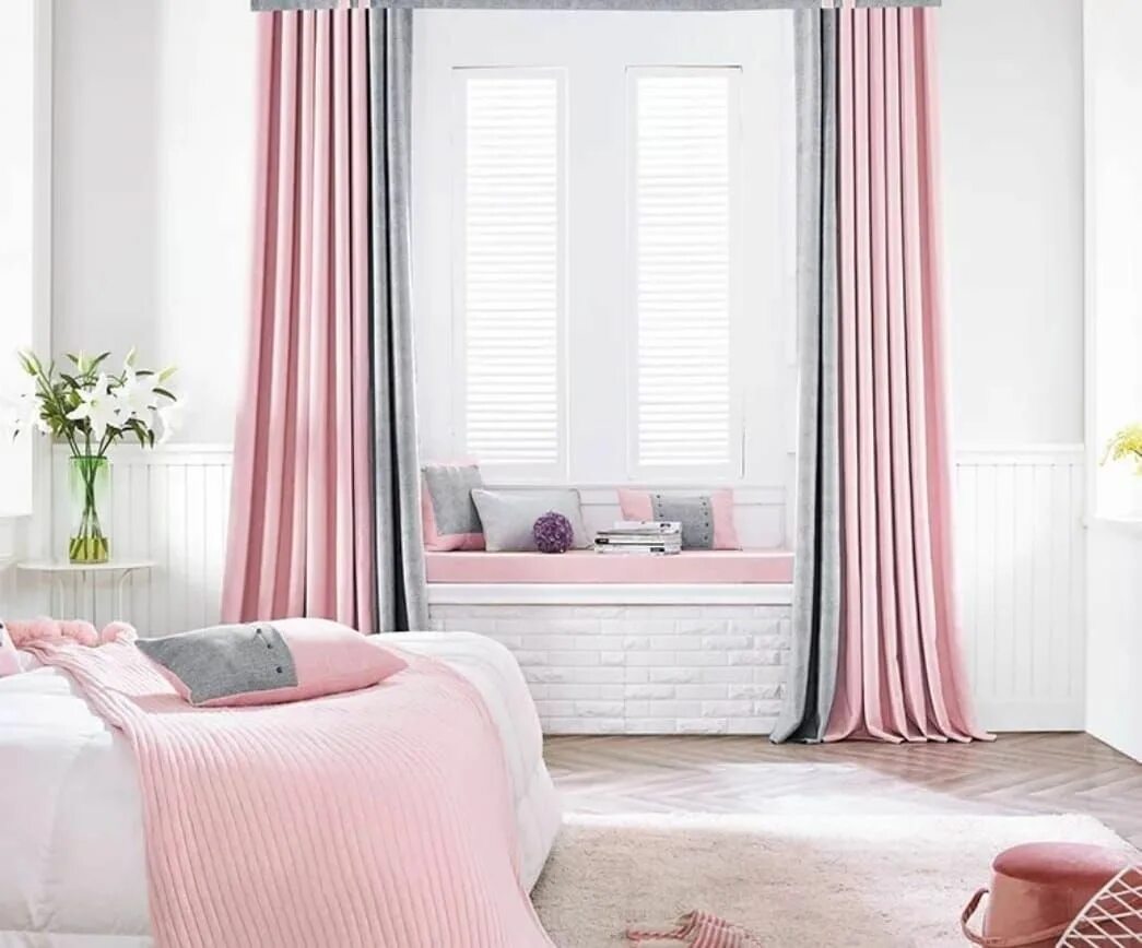 Розовые шторы. Шторы серо розовые. Шторы серые с розовым. Розовые шторы в спальню.