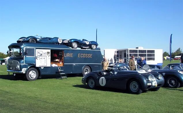 грузовики гоночных команд. спортивные фуры. фура для перевозки гоночных машин. гоночный автовоз. фура для перевозки гоночных машин.