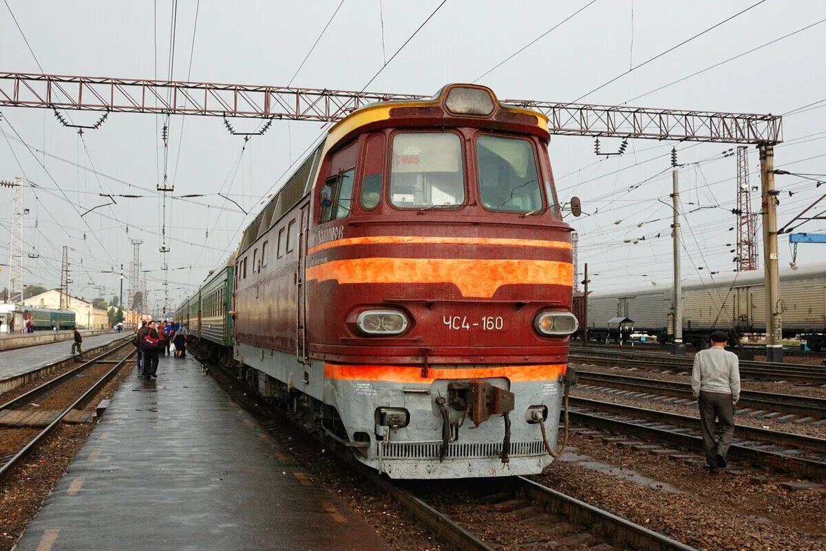 Поезд ртищево петербург. Чс4-160. Депо Ртищево. Чс4. Станция Ртищево.