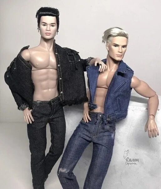 Кукла мужик. Кен ви. Как сделать себя барби. Барби в современном мире люди. Кен в костюме.