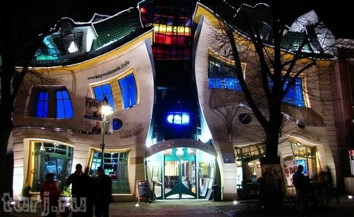 Poland - crooked house on the Monte Cassino street in Sopot, Google Search Ferie