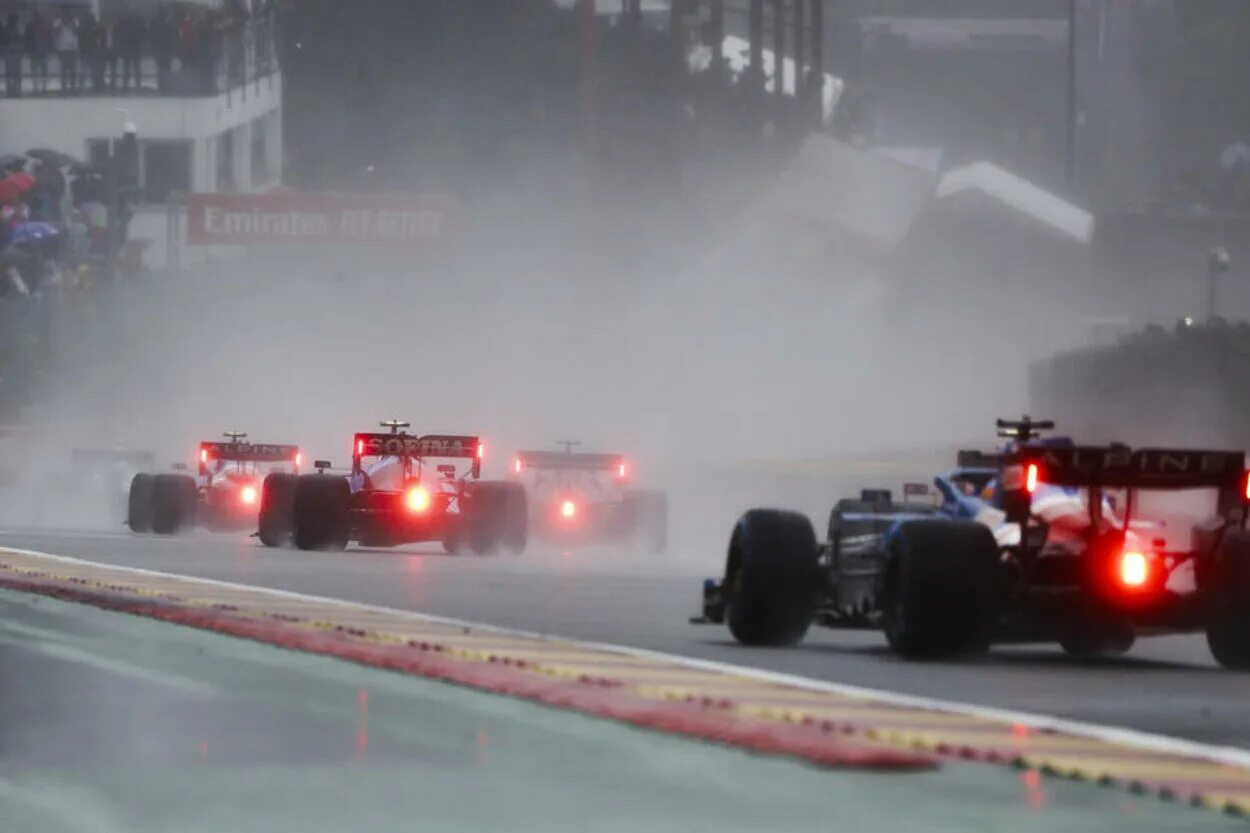 Гран при бельгии спа. Гран при бельгии. Гран при бельгии спа. Гран при бельгии 2022. Формула 1 в бельгии.