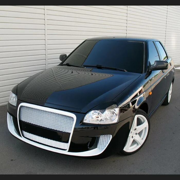 Тюн авто приора. Приора тюнингованная черная. Фонари тюн авто приора. Лада приора хэтчбек 2170. Тюнингованная лада приора седан.