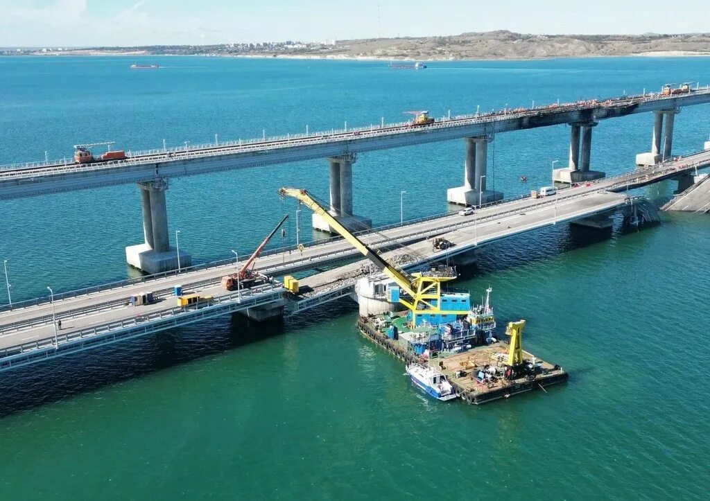 Крымский мост проезд сегодня открыли. Крымский мост через керченский пролив. мост керченский пролив. мост в крыму через керченский пролив. керченский мост 2025.