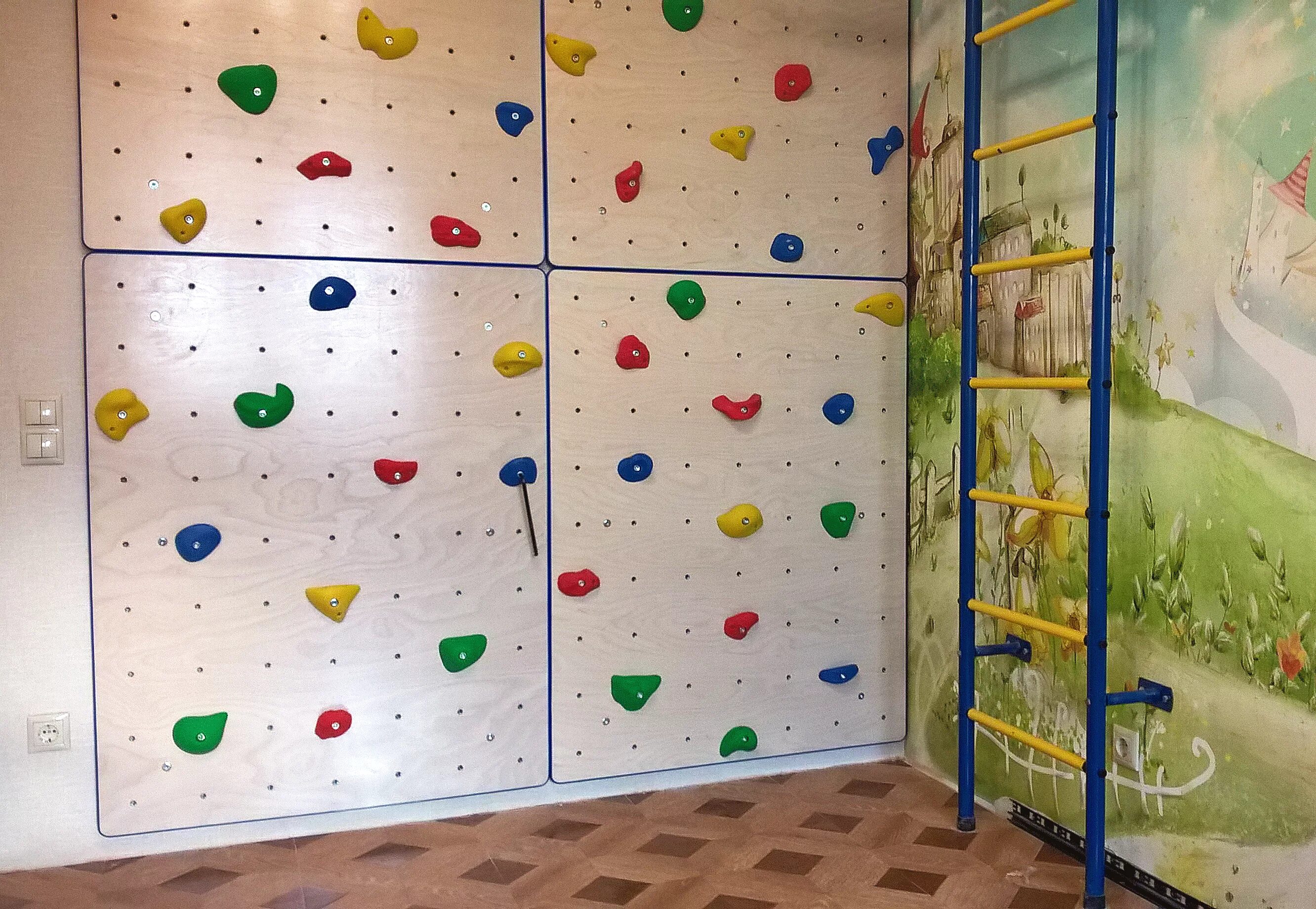 Детский домашний скалодром. Скалодром в детском саду. Детская стенка для скалолазания. Стена для скалолазания для детей.