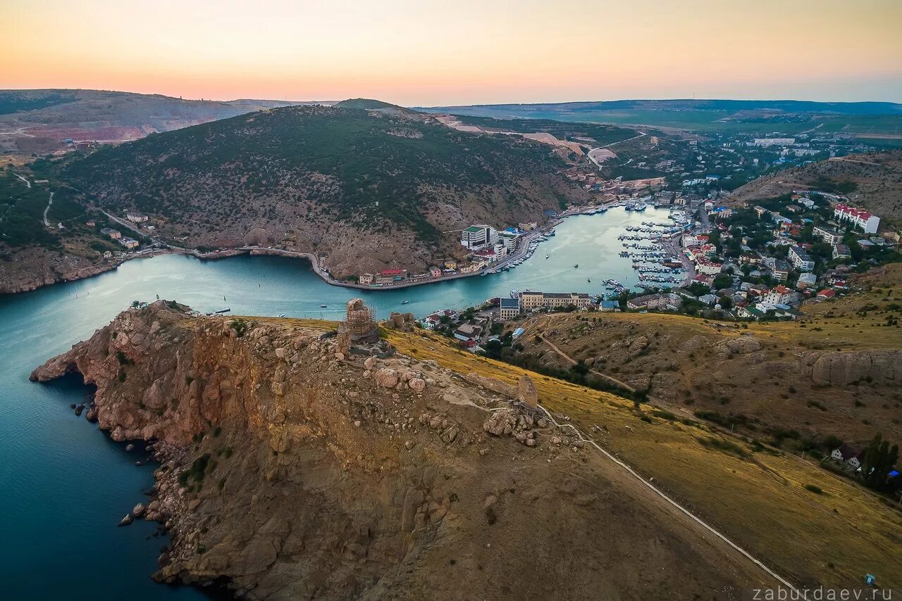 Балаклавская бухта Крым. Крымский полуостров Балаклава. Балаклава пригород Севастополя. Севастополь Бахчисарайская бухта.