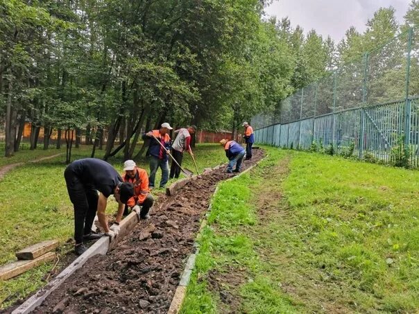 Проложенной тропе. Прокладывание тропинок. Работы по комплексному благоустройству территории. Урмары ул новая благоустройство. Урмары тротуары.