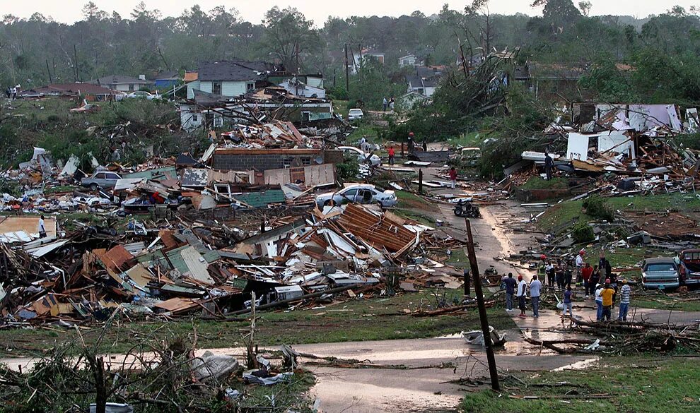 Последствия урагана смерча. Последствия ураганов/Торнадо в США. Последствия урагана в США. Торнадо Алабама.