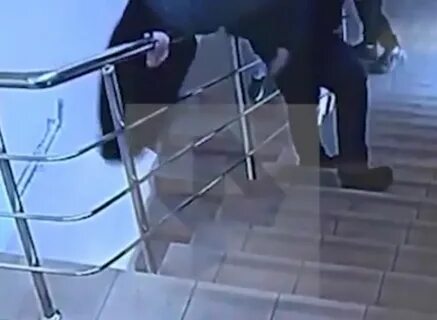 Упал в лестничный пролет