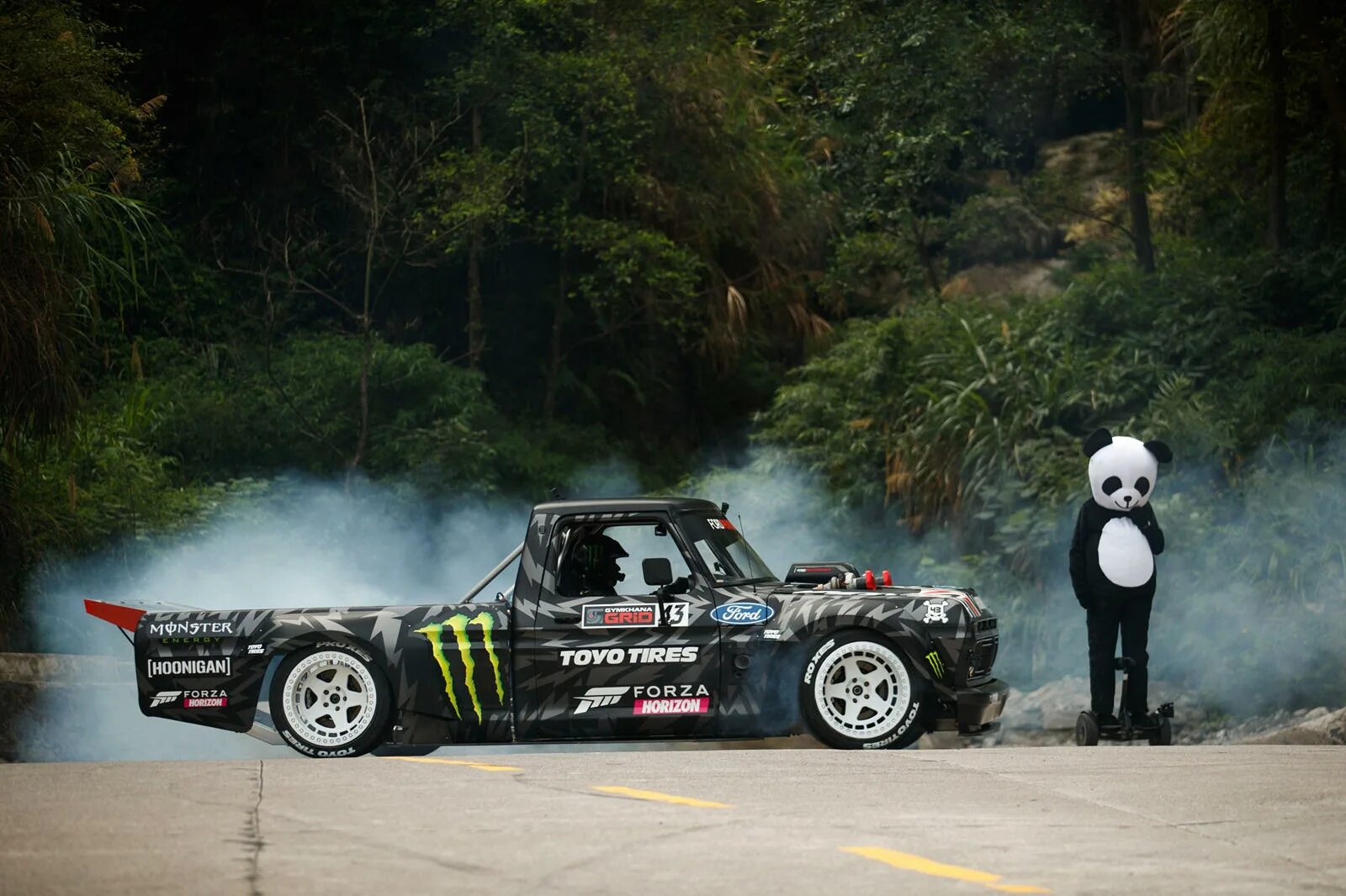 Ken block. Ford f150 ken block. кен блок форд 150. ford f150 hoonitruck. форд ф 150 кена блока.