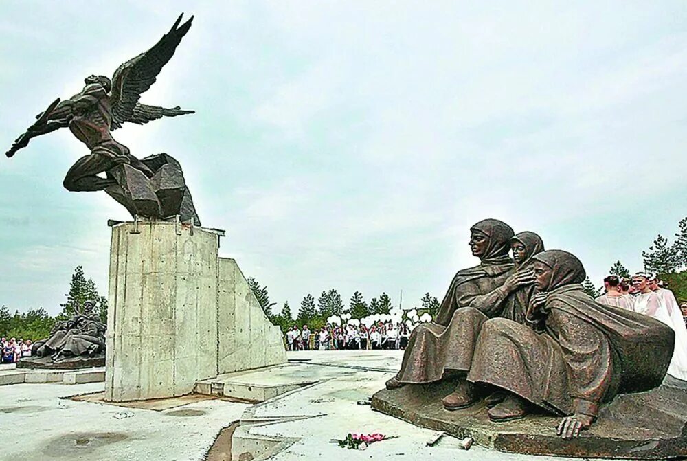 Памятники войны в беларуси. Мемориал жертвам 1 мировой войны Сморгонь. Мемориал в Сморгони Великой Отечественной войны. Сморгонь памятник первой мировой войны.