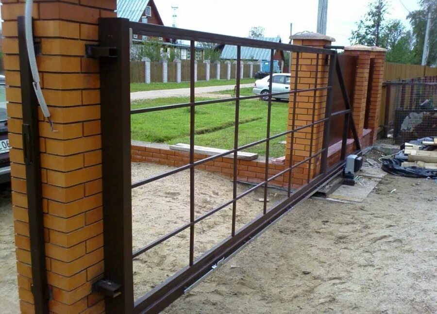 Откатные ворота площадка. Откатные ворота мастеровит. откатные ворота алютех. откатные ворота каркас. раздвижные ворота для забора.
