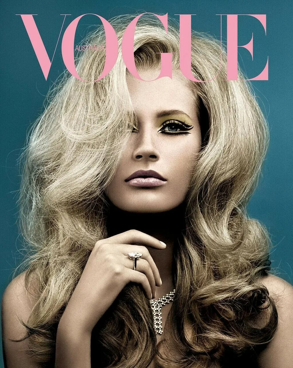 Cover of vogue. Вог обложка 2004. обложки vogue. обложка для журнала. волосы с обложки журнала.