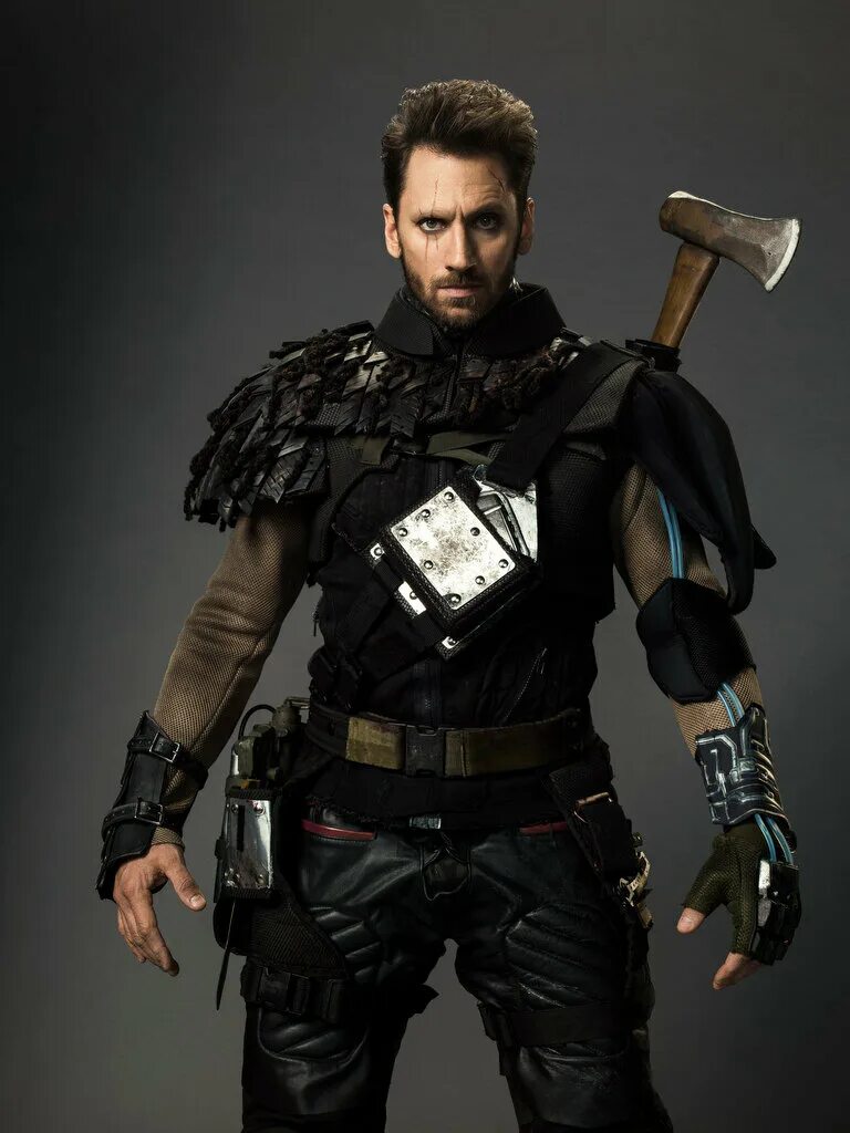 Легенды завтрашнего дня сериал. Дерек уилсон волк. Какой он герой будущего. Hybrid warr. Легенды сериал dc.