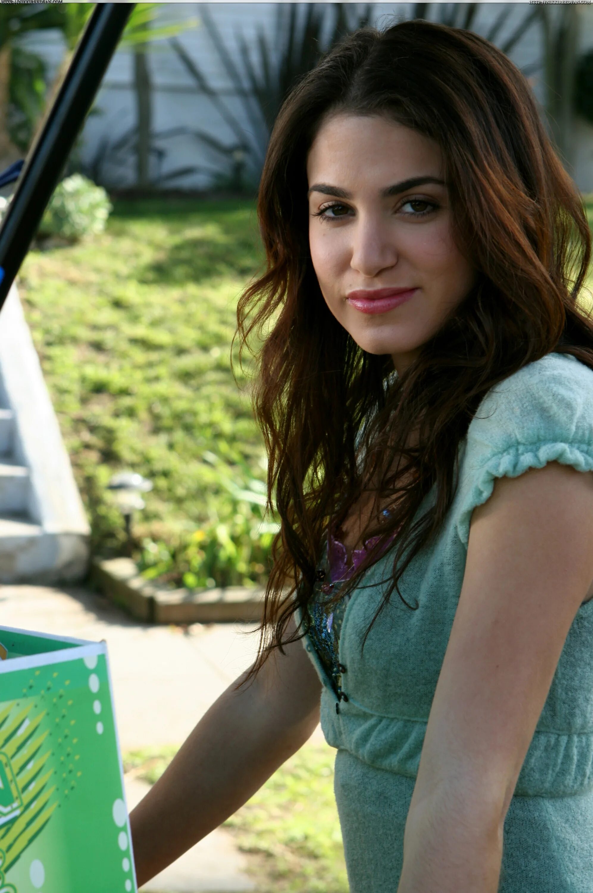 Р рид. Nikki Reed.