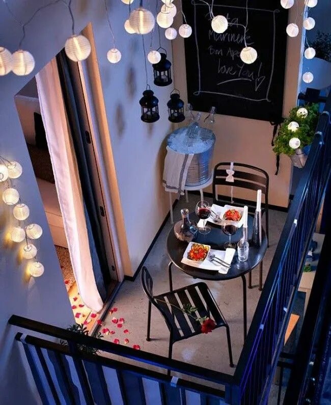 20 Cool Christmas Lights Decorating Ideas For Balcony Decorating with christmas 