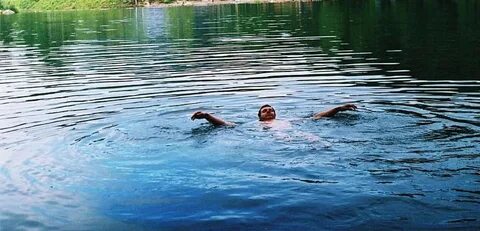 Купание в естественных водоемах