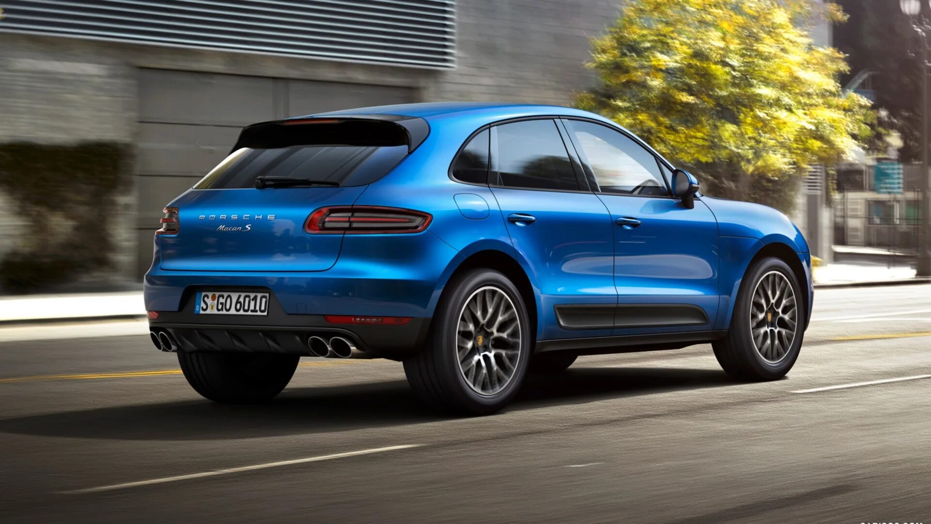 Amore макан. Porsche Macan s 2015. Порше Макан s 2015. Porsche Macan сбоку. Macan 2015.