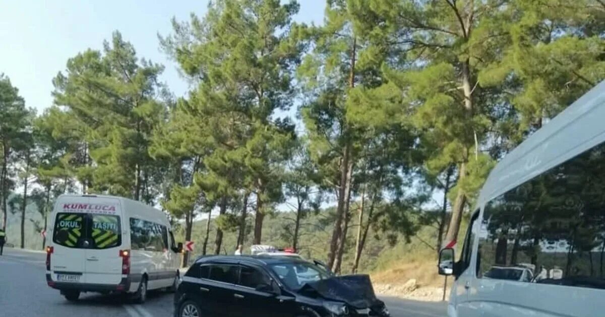 Авария в анталии с российскими туристами сегодня. Турция автобус с туристами перевернулся. Дтп в турции с российскими туристами сегодня. Турция анталия авария автобуса. Турция анталия авария автобуса.