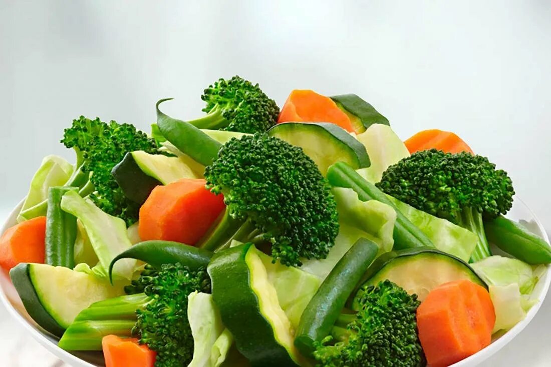 Обработка овощей блюда из овощей. Сырые овощи. Диетические овощи. Полезная еда. Овощная диета.